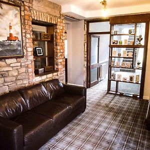 Longstone House Bed & Breakfast